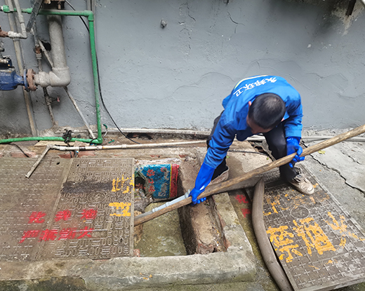 阆中清掏化粪池