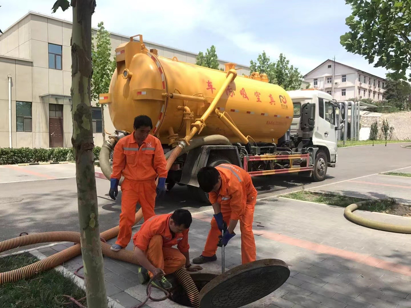阆中化粪池清理与5-8吨吸粪车施工效率分析
